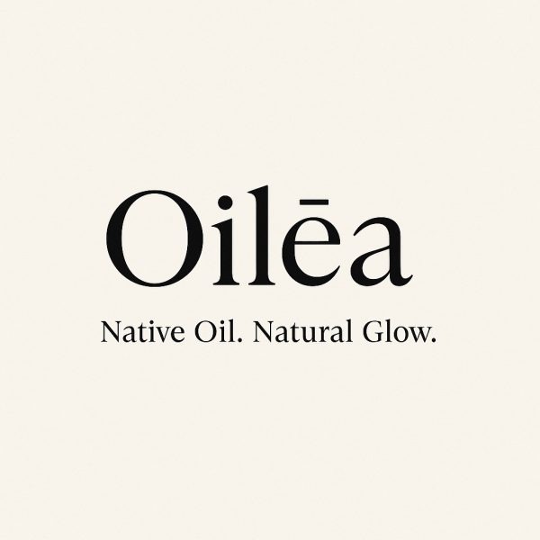 Styled flat lay of Oiléa Macadamia Seed Oil (macadamia nut oil) 30 ml bottle with elegant packaging, crafted for daily skin renewal and hydration.